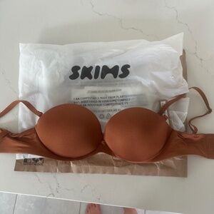 Skims strapless ultimate bra